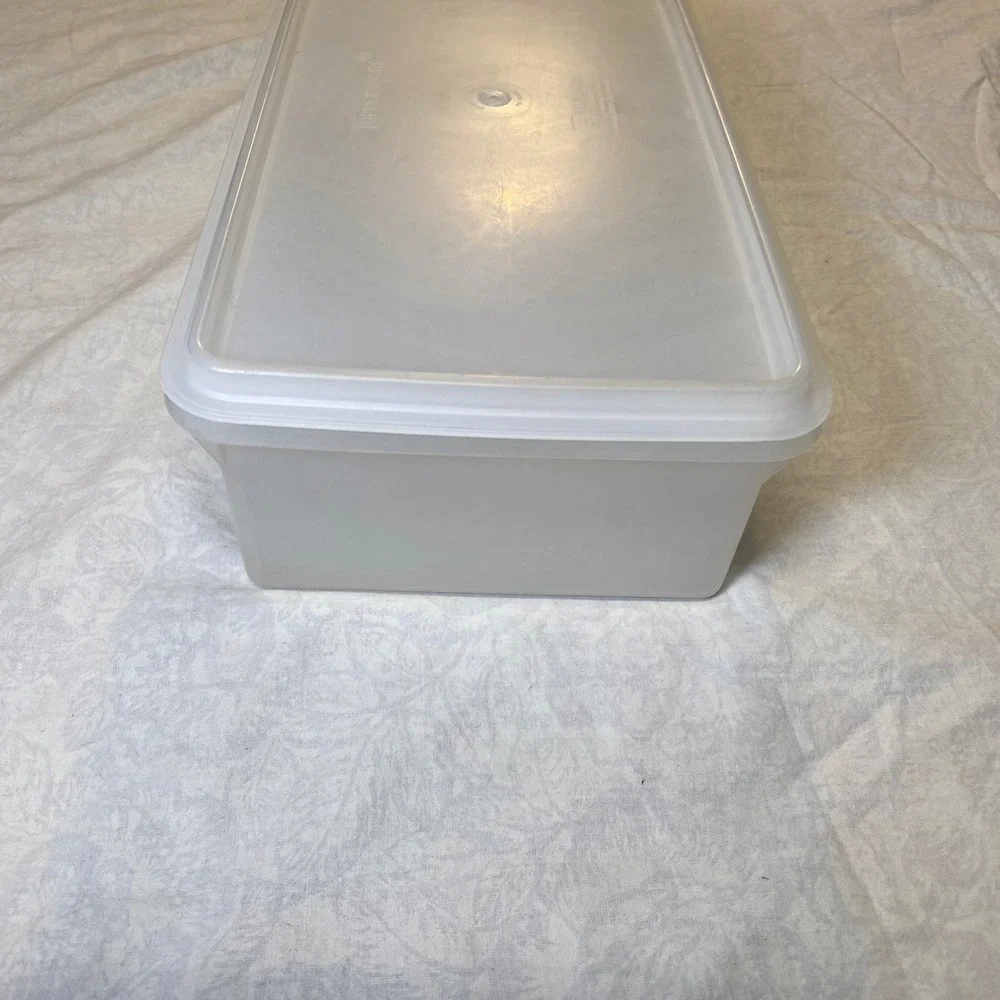 Vintage Tupperware Servalier Rectangular Storage Container 678-3 677-3 White Lid